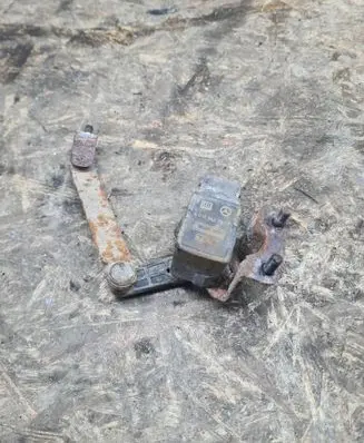 Mercedes-Benz E W211 Front height sensor lever A0105427617