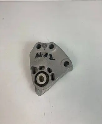 Opel Astra K Gearbox mounting bracket 42496584