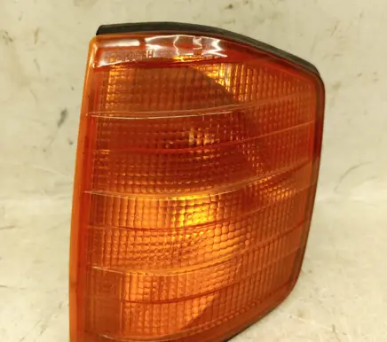 Mercedes-Benz 190 W201 Front indicator light 2018260043 0008205521 0008268482