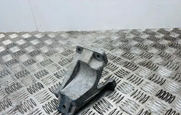 Audi A4 S4 B6 8E 8H Engine mounting bracket 8E0199308H