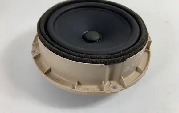 KIA Sportage Front door speaker 963303W500