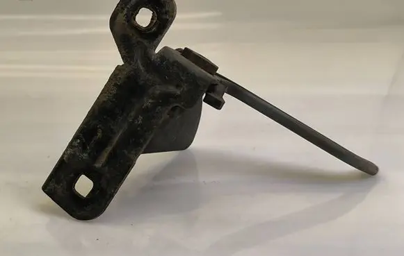 Ford Focus Engine bonnet/hood lock/catch 8240605