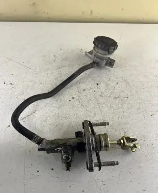 Honda CR-V Clutch master cylinder