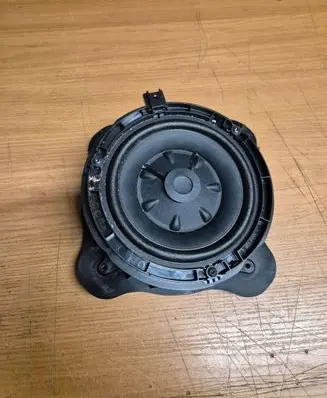 Opel Astra L Subwoofer speaker 9836069680 121993A0