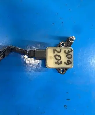 Lincoln MKZ II Air suspension front height level sensor DG9Z5A967H