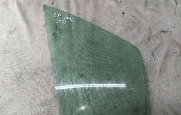 Opel Vivaro Front vent window/glass (coupe) 43r00049