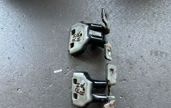 Jeep Grand Cherokee (WJ) Rear door lower hinge 55363416AB