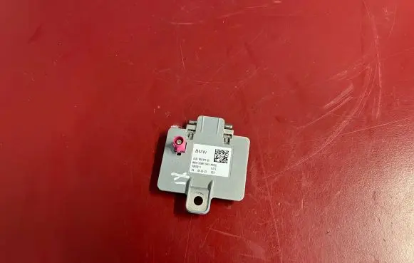 BMW iX Aerial antenna amplifier 9841899 65209841899