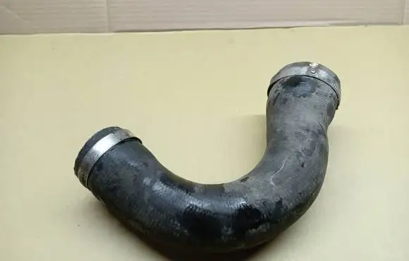 Volkswagen PASSAT B7 Intercooler hose/pipe 1K0145834AT PXR125093R