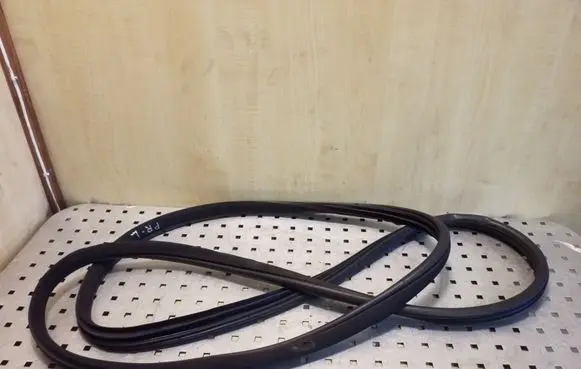 Front door rubber seal