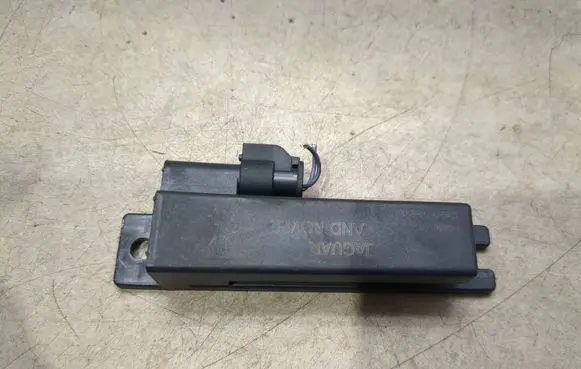 Land Rover Evoque I Keyless system antenna AH4215K603AA