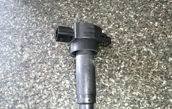 Mitsubishi Colt High voltage ignition coil MN195616