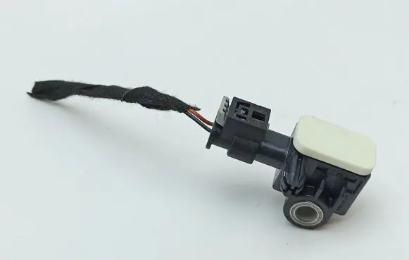 Mercedes-Benz A W176 Airbag deployment crash/impact sensor A1668210151 56054085AA 024140918