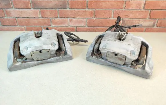 BMW X5 E70 Front brake caliper 6788431 6788432