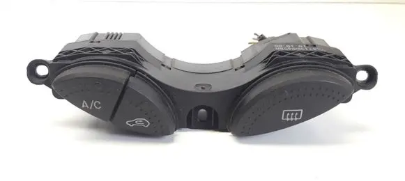 Ford Focus Windscreen/window heater switch YS4T19A945BA