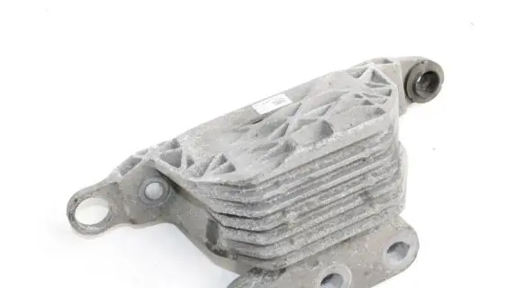 Opel Insignia B Engine mount bracket 84240118