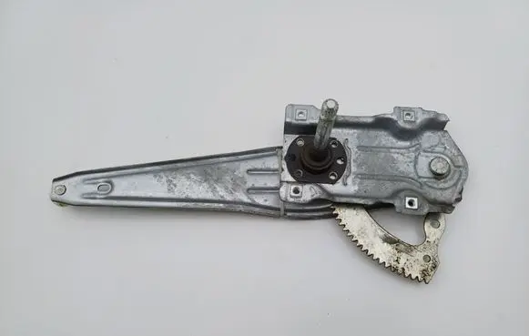 Toyota Avensis T250 Rear door manual window regulator 
