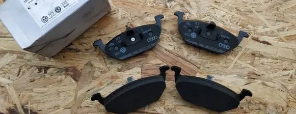 Audi A3 S3 8P Brake pads (rear) 1S0698151A