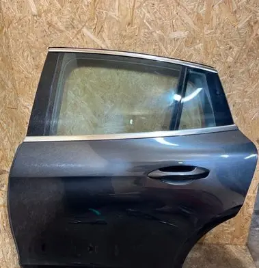 Porsche Panamera (971) Rear door D551