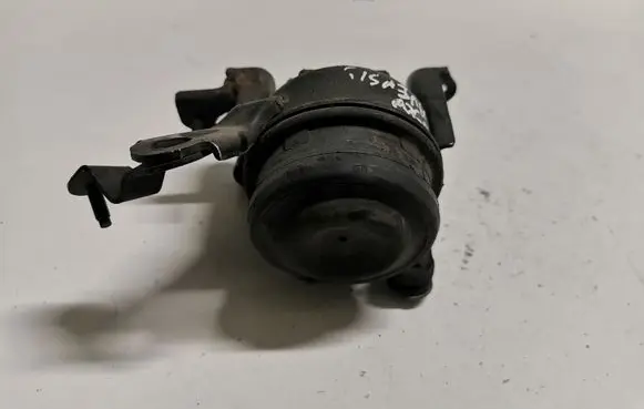 Toyota Avensis T250 Engine mount bracket