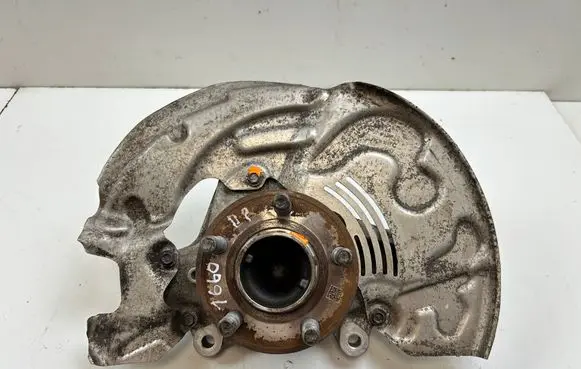Front wheel hub
