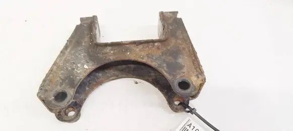 Volkswagen Polo IV 9N3 Engine mounting bracket