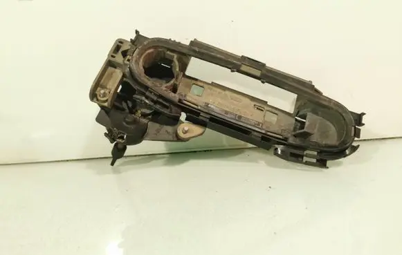 Audi A3 S3 A3 Sportback 8P Front door exterior handle/bracket 8E2837886A