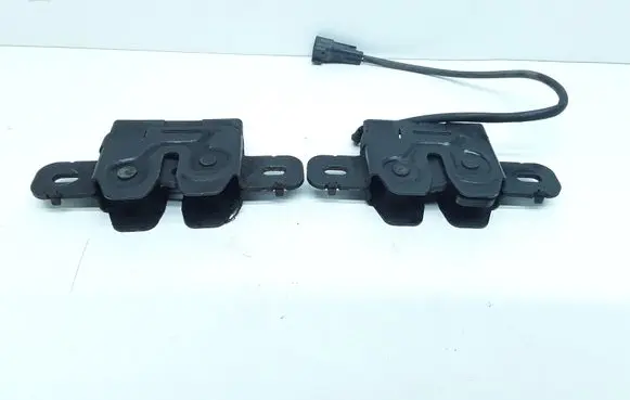 Volvo V70 Engine bonnet/hood lock/catch 30649448 30649447