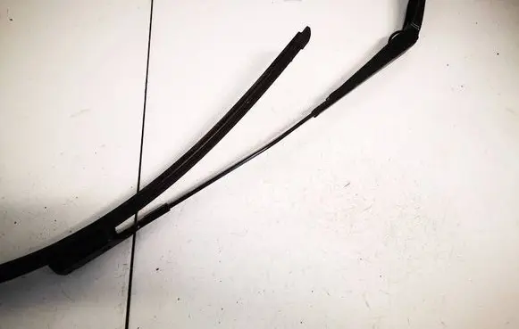 Volvo XC70 Front wiper blade arm 31276002
