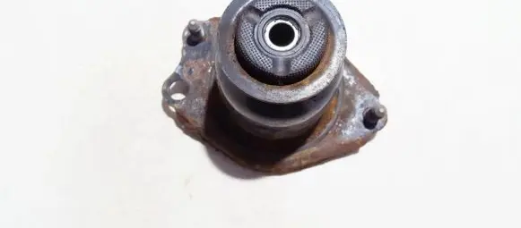 Toyota Prius (XW20) Coil spring mount 