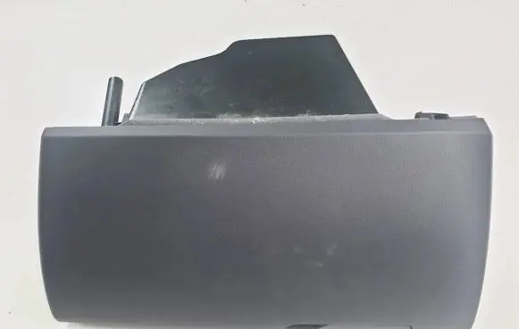 Citroen C5 Glove box