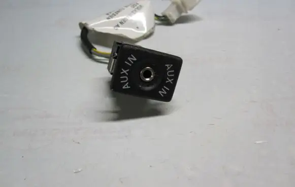 Volkswagen PASSAT CC AUX in-socket connector 3C0971154