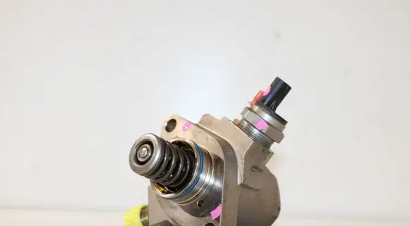 Skoda Octavia Mk3 (5E) Fuel injection high pressure pump 04E127026BB