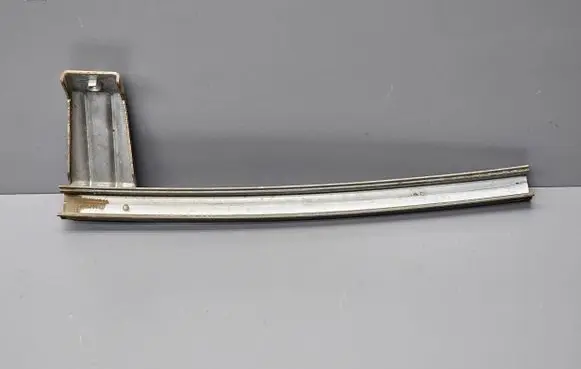 Honda CR-V Front door windshield rail 