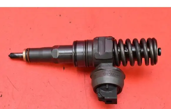 Skoda Octavia Mk2 (1Z) Fuel injector 0414720215
