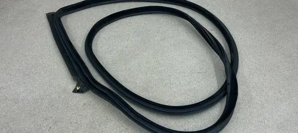BMW M6 Front door rubber seal 7268799 51767268799