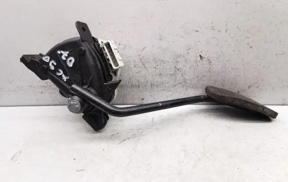 Volvo XC90 Accelerator throttle pedal 30683521