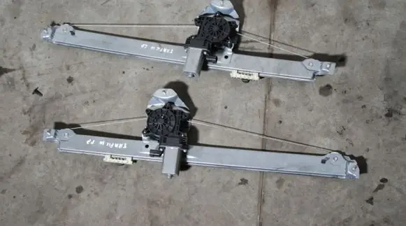 Renault Trafic III (X82) Front window lifting mechanism without motor 115KM