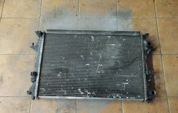Renault Espace - Grand espace IV Coolant radiator 8200033729