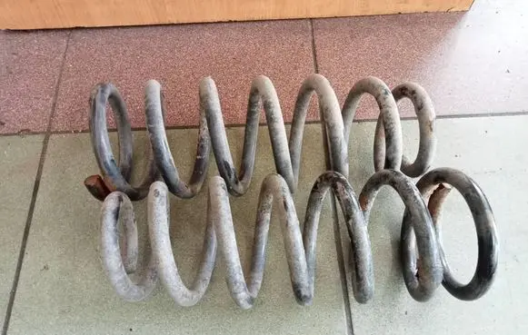 Toyota Avensis T250 Rear coil spring 000