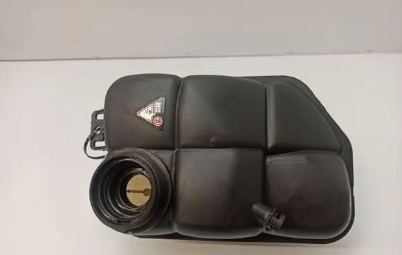 Mercedes-Benz E W211 Coolant expansion tank/reservoir 2115000049