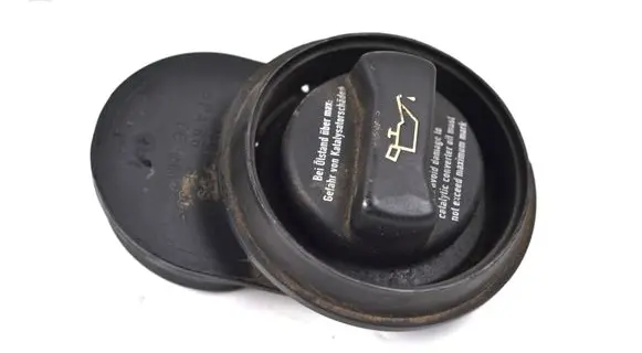 Volkswagen Sharan Oil filler cap 7M3103179