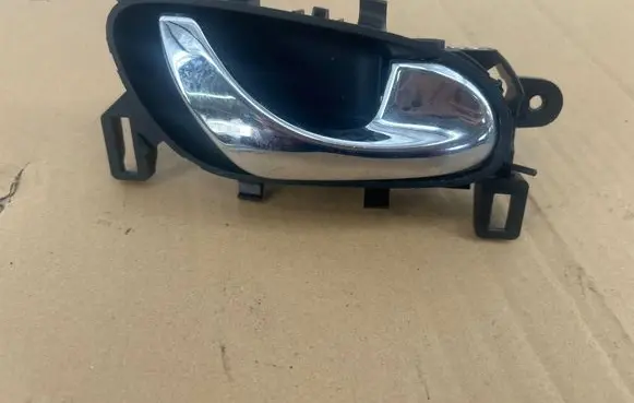 Nissan Qashqai Front door interior handle 806704EA0A 13813110