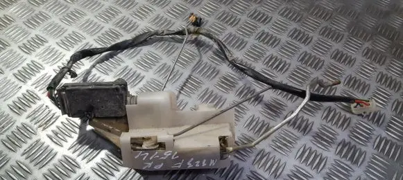 Mazda 323 F Front door lock