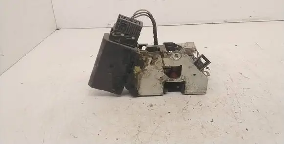 BMW 7 E38 Rear door lock 40620751