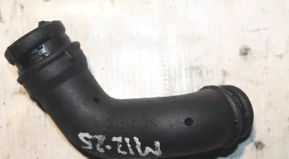 Volvo XC90 Breather/breather pipe/hose 30777567