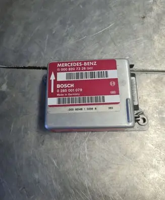 Mercedes-Benz S W140 Airbag control unit/module 0285001079 0008207326