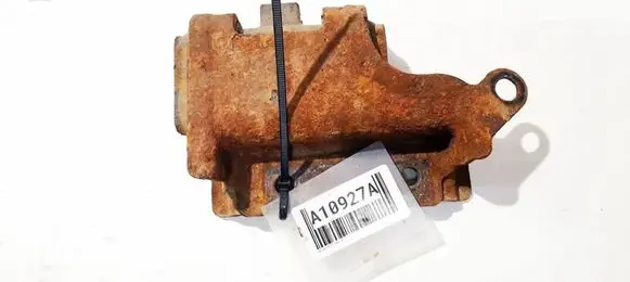 Honda FR-V Engine mount bracket 