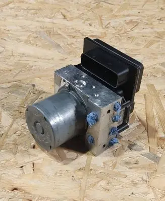 BMW X3 E83 ABS Pump 3424682 3424683 34513424682