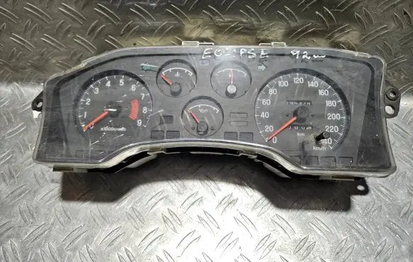 Mitsubishi Eclipse Speedometer (instrument cluster) MB680845